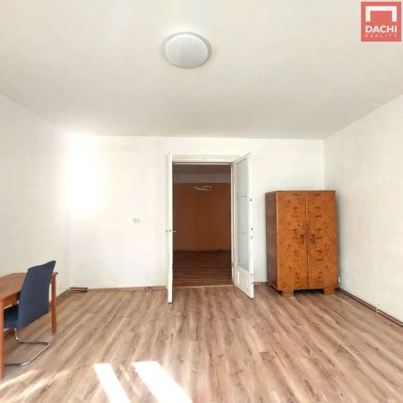 Nabízíme k pronájmu byt 1 + 1, nacházející se na rozhraní ulice Denisova a Kačení v centru města - Photo 3