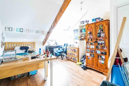 4 bedroom apartment to rent - Photo 4