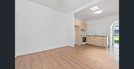 Single-Level Charm in the Heart of Summer Hill - Photo 4