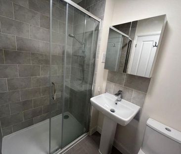 2 bedroom semi-detached house to rent - Photo 6