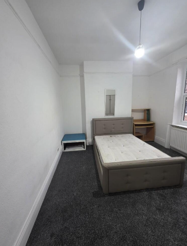 4 bedroom maisonette to rent - Photo 3