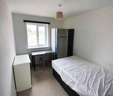 1 bedroom in a house share to rent - Photo 6