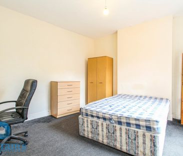 5 bed Semi-Detached House for Rent - Photo 6