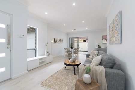 Immaculate 2 Bedroom Home in Superb Location! - Photo 2