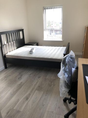 2 bedroom flat to rent - Photo 2