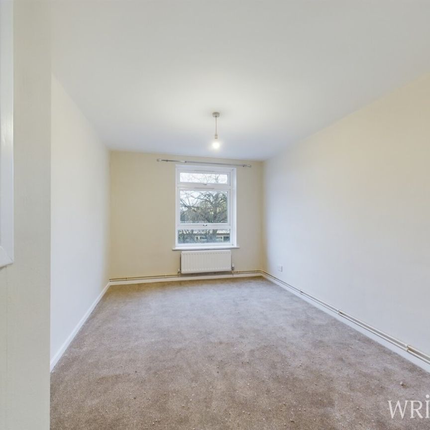 1 bedroom Apartment - UPPERFIELD ROAD, WELWYN GARDEN CITY. - Photo 1