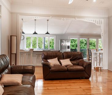 Spacious 5-Bedroom Fully Furnished Student Accommodation – Prime Fa... - Photo 1