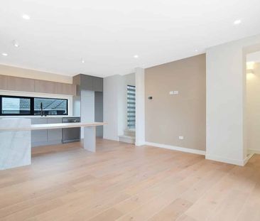 Close to everywhere. - Photo 5