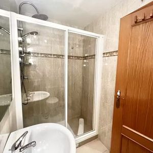 Calle de Julián Rabanedo, Madrid, Community of Madrid 28045 - Foto 2