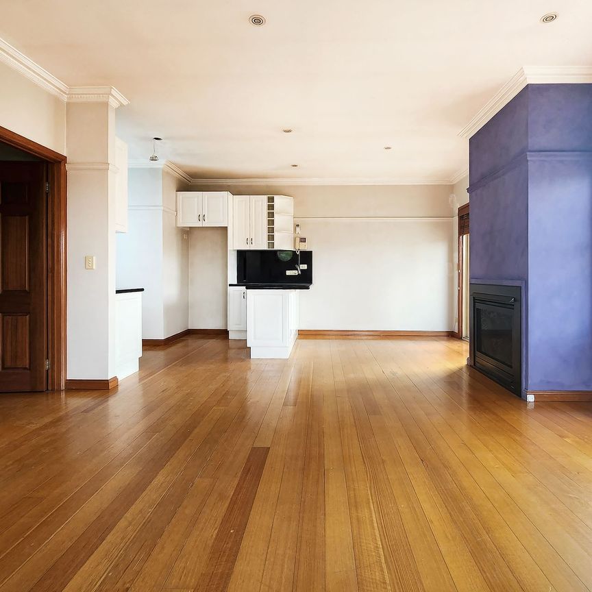 125 Douglas Parade, Williamstown. - Photo 1