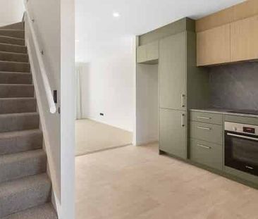 Modern 2 bedroom Townhouse! - Photo 1