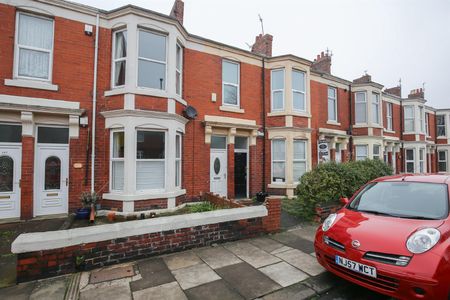 2 bed flat to rent in Rothbury Terrace, Heaton, NE6 - Photo 2