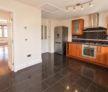 3 bedroom end of terrace house to rent - Photo 4