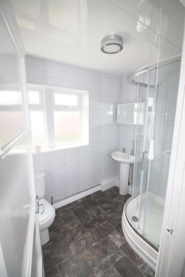 Dunclent Crescent, Kidderminster, DY10 - Photo 1