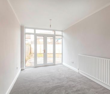 3 Bed Semi-Detached House, Clifton Crescent, S9 - Photo 1