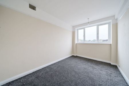 Lee High Road, London, SE13 - Photo 3