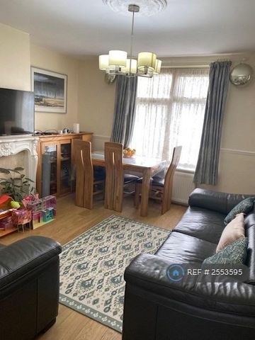 2 bedroom end of terrace house to rent - Photo 4