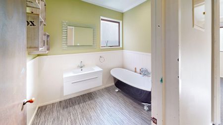 City Centre - 3 bedrooms - Photo 2