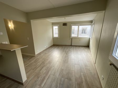 A LOUER - Bourges - T3 Quartier Nation de 53.97m² en excellent état - Photo 5