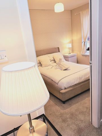 3 Bed Semi-Detached House, Penthouse Suite Dubai Inspired, EH5 - Photo 4