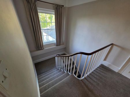 6 bedroom semi-detached house to rent - Photo 2