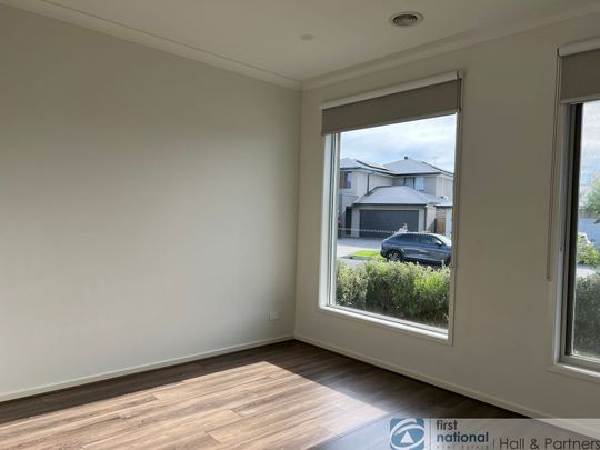 14 Scorchin Drive, 3977, Cranbourne South Vic - Photo 1