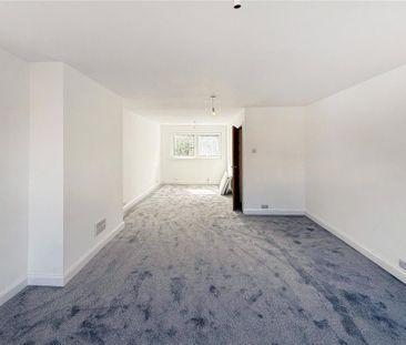 4 bedroom terraced house to rent - Photo 2