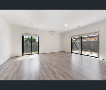 1/14 Huon Court, Waurn Ponds, Vic 3216 - Photo 1