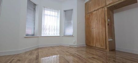 4 bedroom terraced house to rent - Photo 3