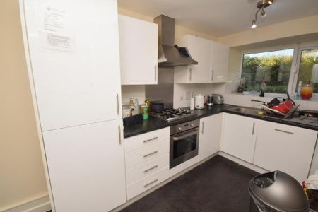 4 bedroom house to rent - Photo 3