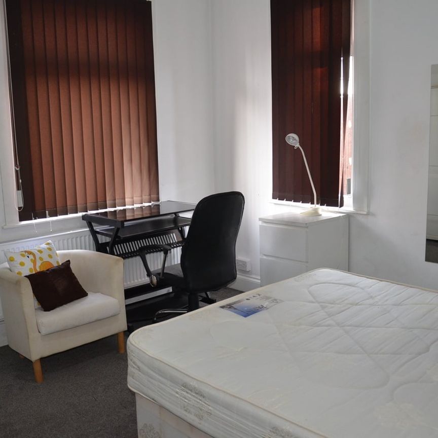 5 Bed Semi-Detached House, Marlborough Road, CV2 - Photo 1