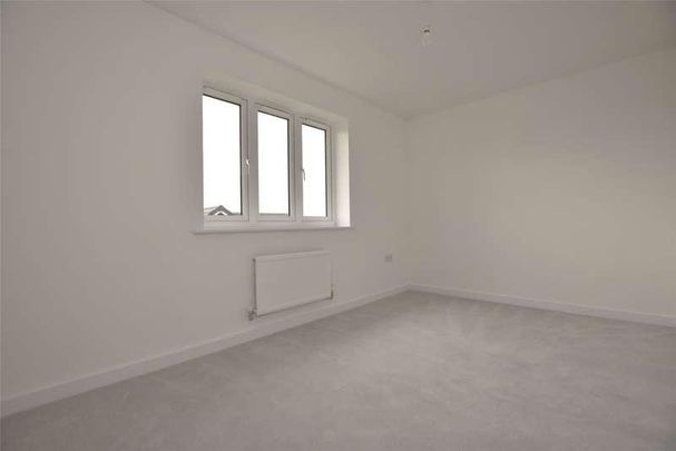 Field Maple Road, Ashchurch, Tewkesbury, Gloucestershire, GL20 - Photo 1