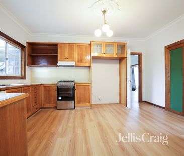14 Railway Parade, Newport VIC 3015 - House For Rent | Domain - Photo 6