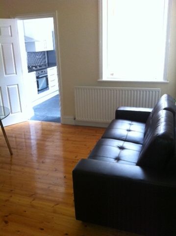 Two Bedroom Apartment, Helmsley Road, Sandyford/Jesmond - Photo 5