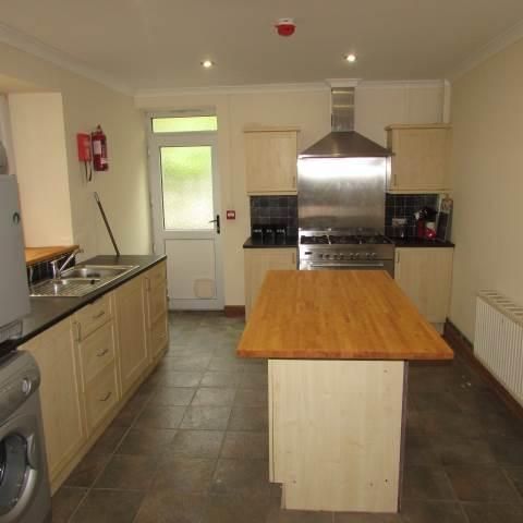 5 bedroom house to rent - Photo 1