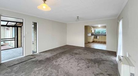 ROSLYN - 3 BEDROOMS - Photo 5