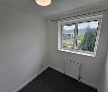 3 bedroom end of terrace house to rent - Photo 1