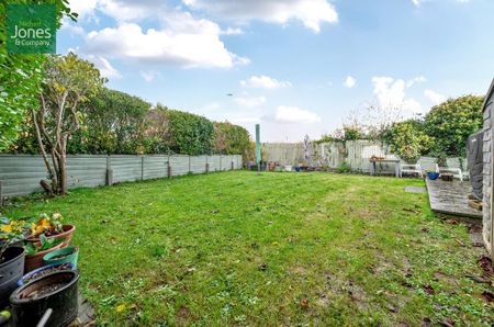 3 bedroom semi-detached house to rent - Photo 2