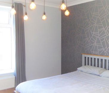 3 bedroom terraced house to rent - Photo 6
