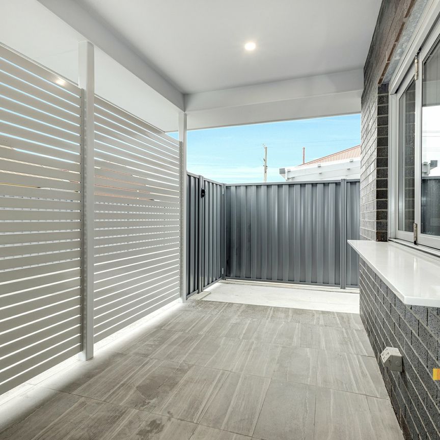 Unit 2/18 Jermyn Street, ULVERSTONE - Photo 1