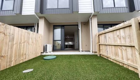 2 Bedrooms + Large Study - Photo 2