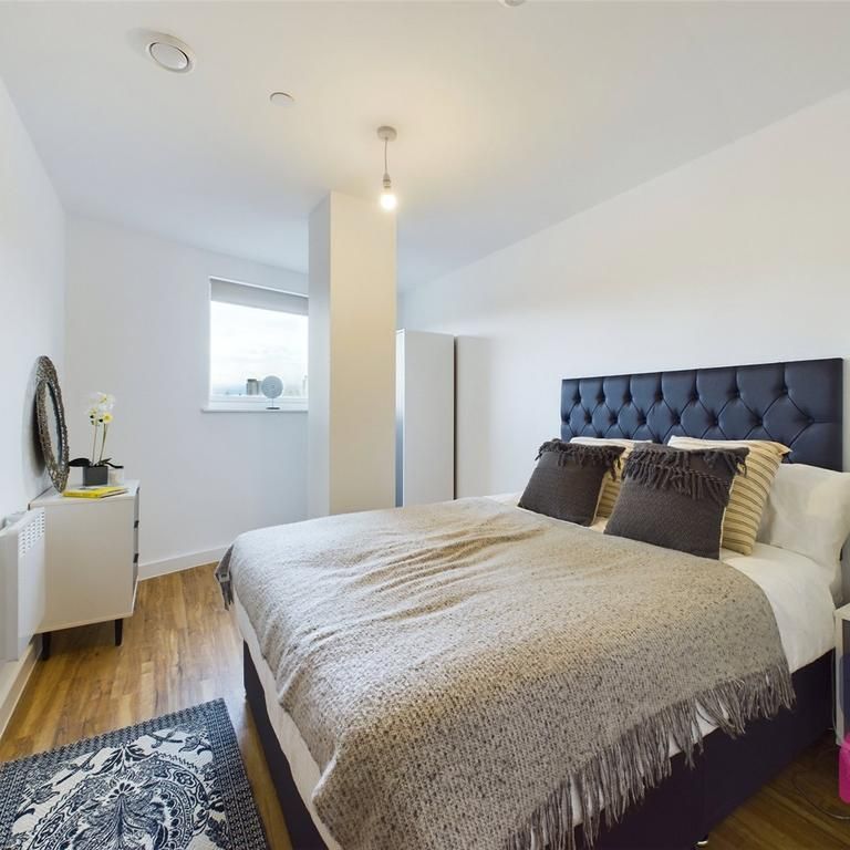 2 bedroom flat to rent - Photo 1