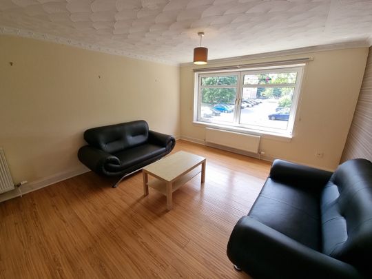 3 Bed Flat, Hmo Licenced - Mcaslin Court, G4 - Photo 1