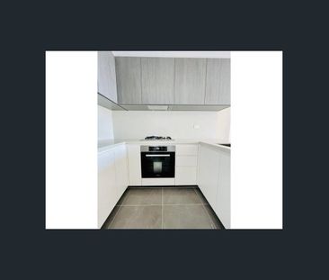 Modern Two Bedroom Apartment For Lease - Photo 4