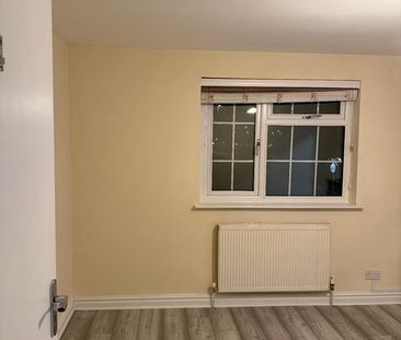 Room in a Shared House, Wetherby Road, LS17 - Photo 1