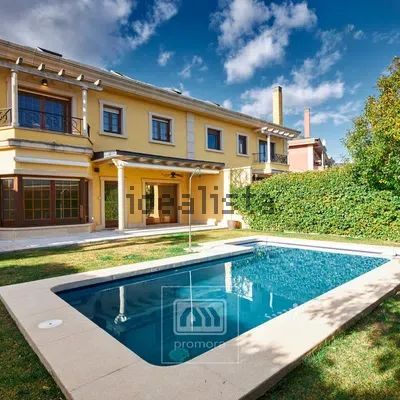 Alquiler de chalet adosado en Encinar de los Reyes - Photo 1