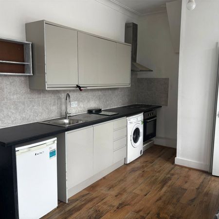 Mattison Road, N4, London - Photo 3