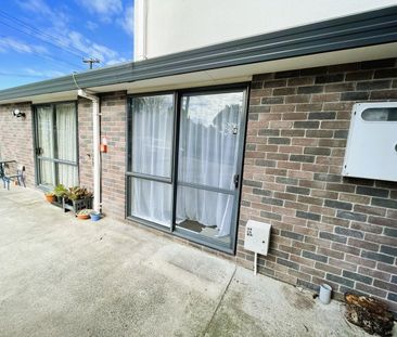 Spacious executive studio - Photo 3