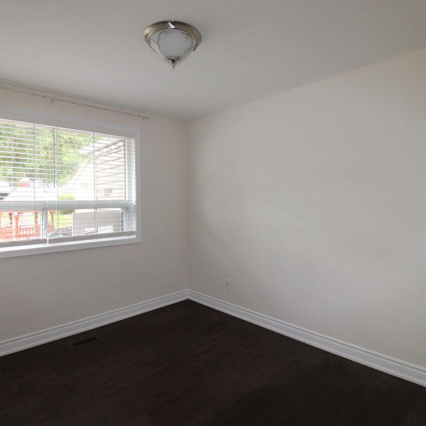 For Lease - 389 Allgood Street Unit# Main Fl, Richmond Hill, Ontario - Photo 1