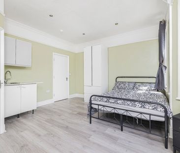 Room in a Shared House, Richmond Road, CR7 - Photo 6